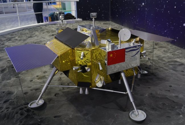 A model of China's robotic lunar probe Chang'e-4 is displayed during the 12th China International Aviation and Aerospace Exhibition, also known as Airshow China 2018, in Zhuhai city, south China's Guangdong province, 7 November 2018. [Photo: VCG]